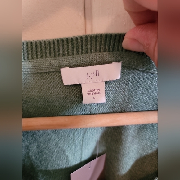 NWT J. Jill Lightweight V-neck Sweater Large Cotton Silk Wool Blend Muted Green - Picture 4 of 5